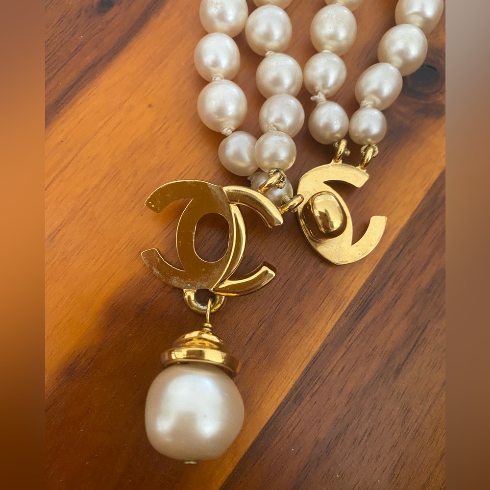 Chanel Vintage Pearl Double Stranded Turnlock Necklace ❌no offer or trade❌ - Picture 15 of 16